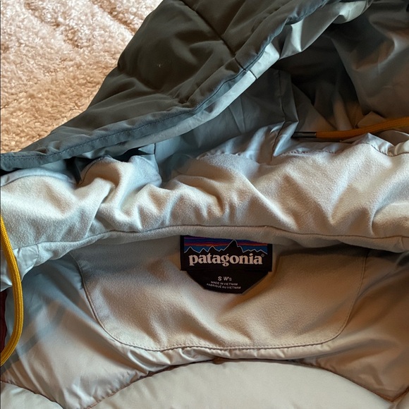 Women’s Bivy Hooded Vest - Picture 4 of 9